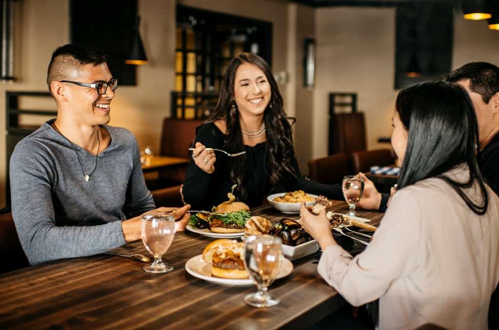 The Frobisher Inn إيكالويت الغرفة الصورة