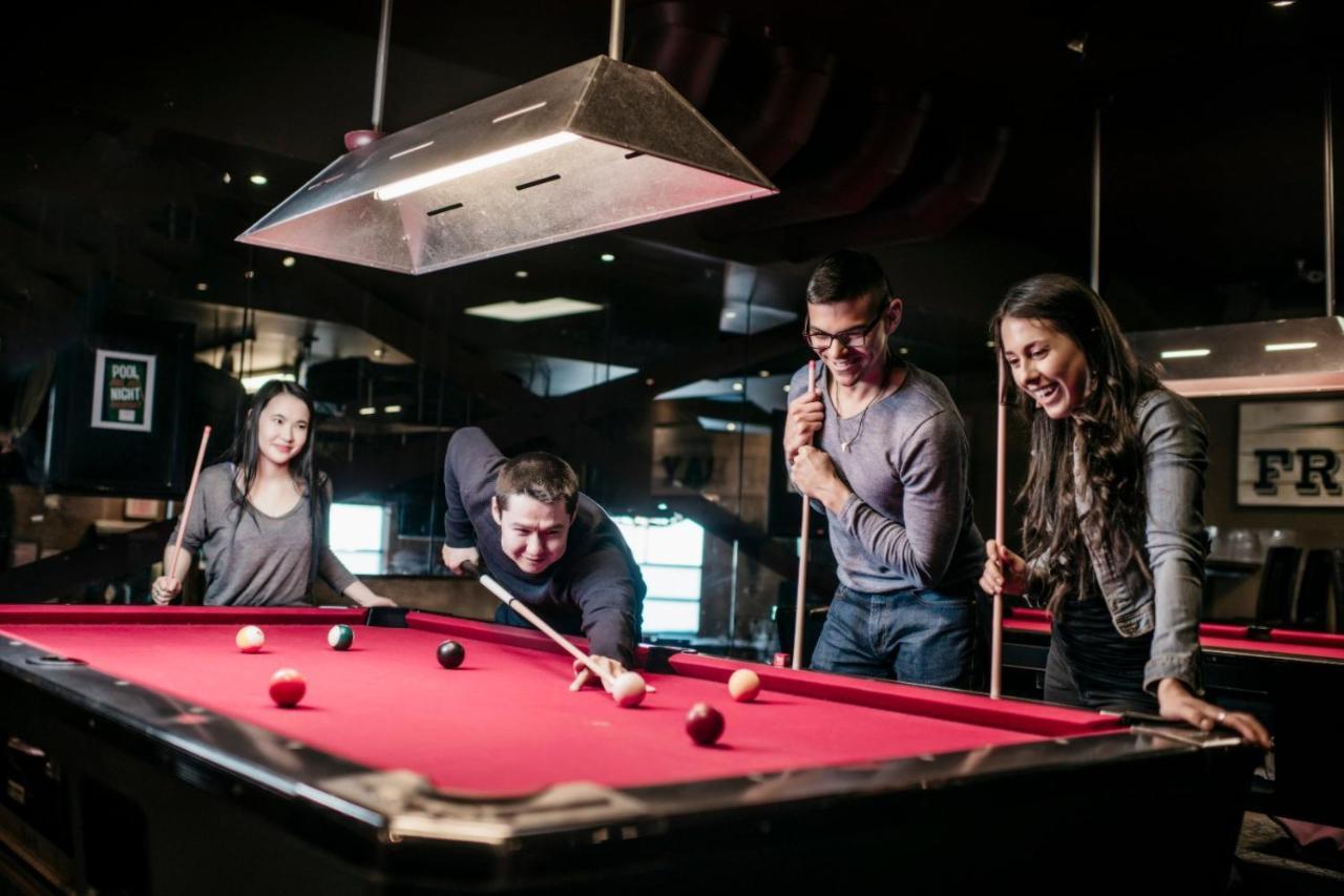 The Frobisher Inn إيكالويت المظهر الخارجي الصورة