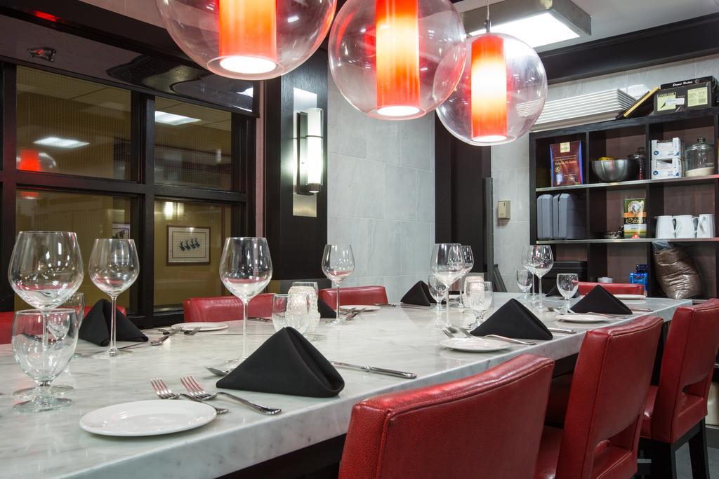 The Frobisher Inn إيكالويت المظهر الخارجي الصورة