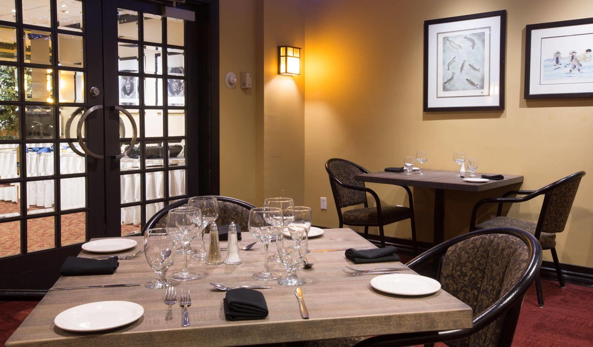 The Frobisher Inn إيكالويت المظهر الخارجي الصورة